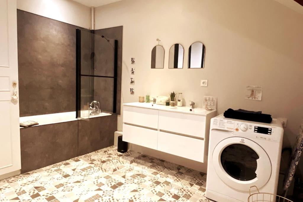 Grand Appartement Place Saint-Pierre, Proche Chateau De Saumur Et Bord De Loire" المظهر الخارجي الصورة
